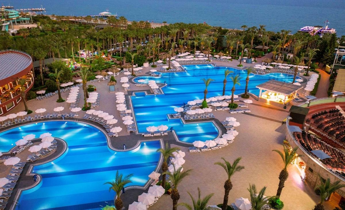 Delphin Palace Resort Hotel