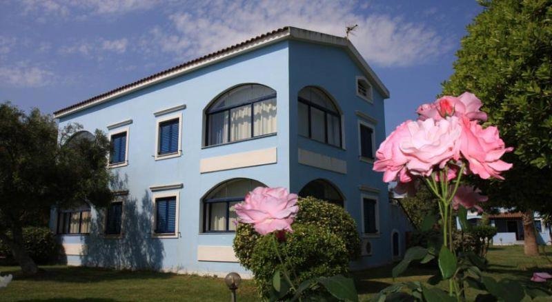 Govino Bay Hotel