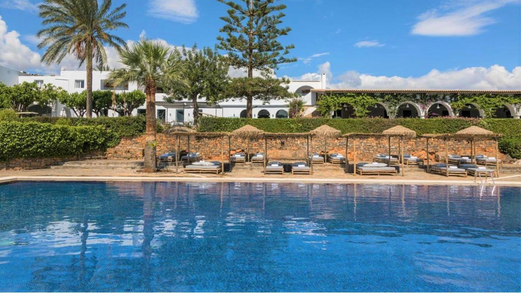 Minos Beach Art Hotel