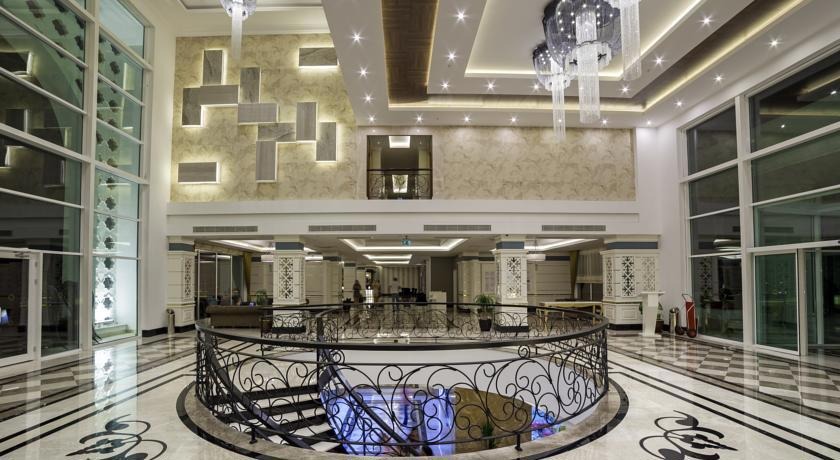 Karmir Resort and Spa