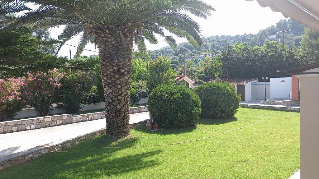 Thoros House Hotel