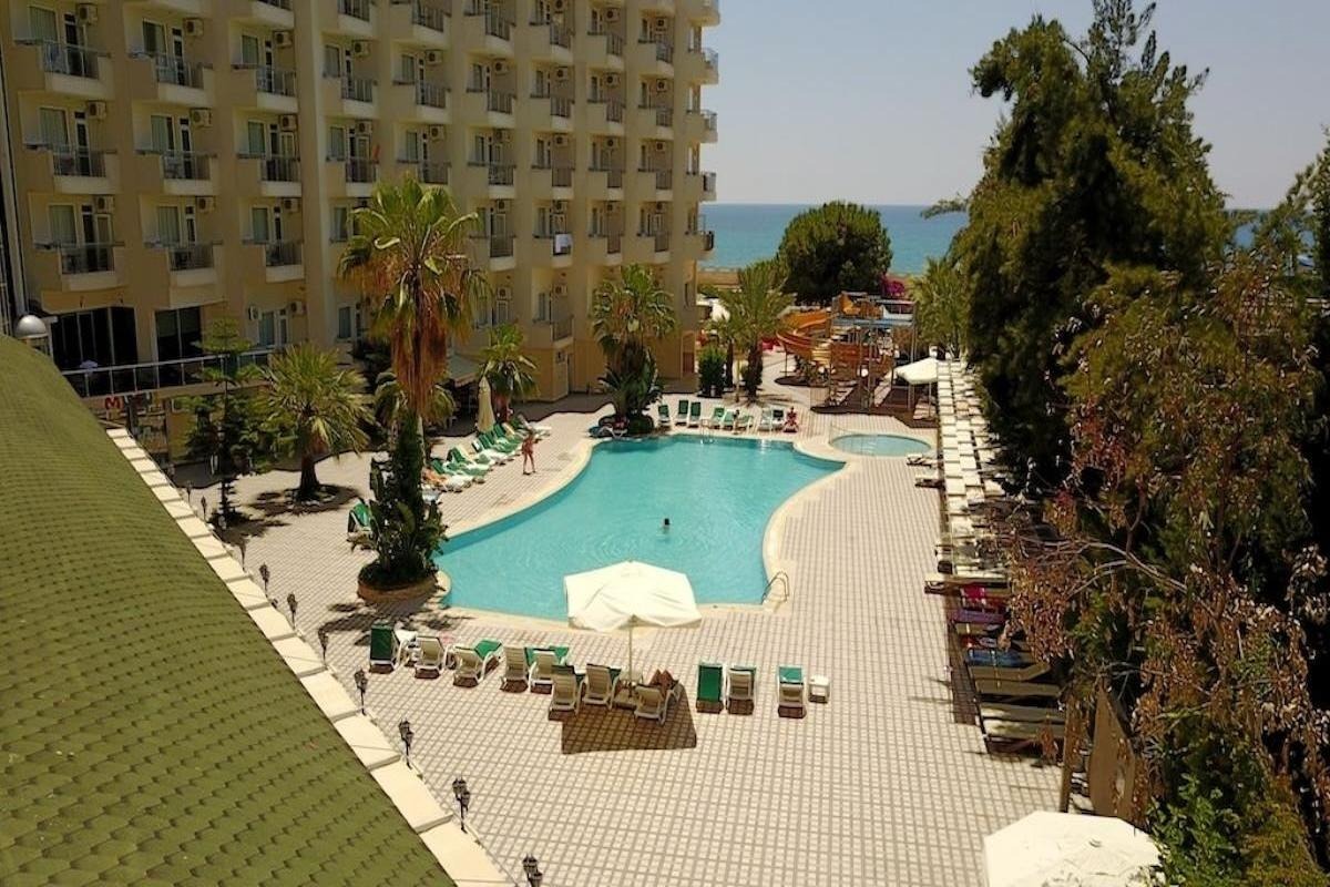 Asrin Beach Hotel