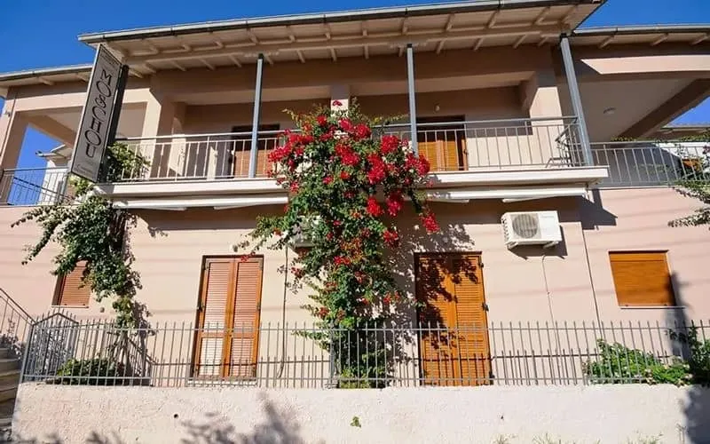 Vila Moschos