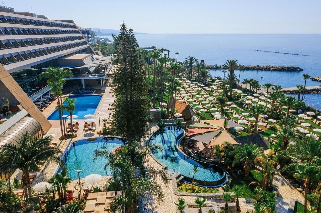 Hotel Amathus Beach