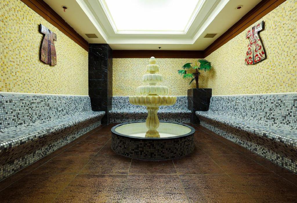 Hotel Crystal Aura Beach Resort & Spa