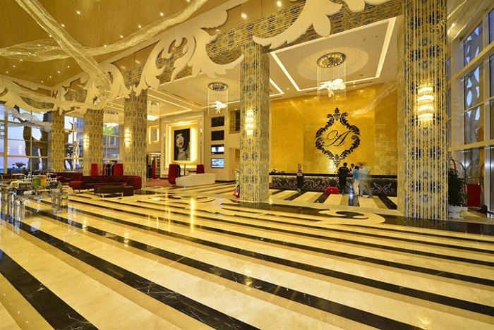 Azura Deluxe Resort & Spa