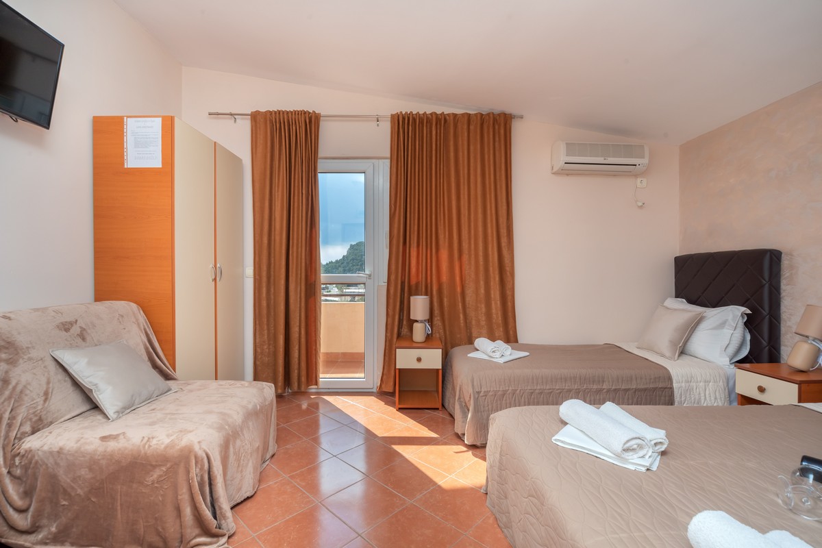 Studio-apartmani Lara