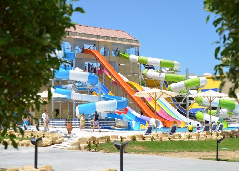 Gravity Hotel & Aqua Park