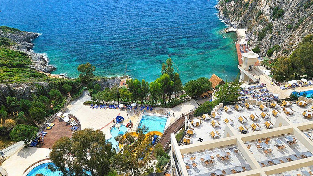Ladonia Hotels Adakule