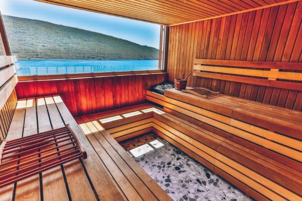 Carine Hotel Kumbor Superior