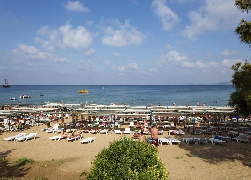 Armas Green Fugla Beach
