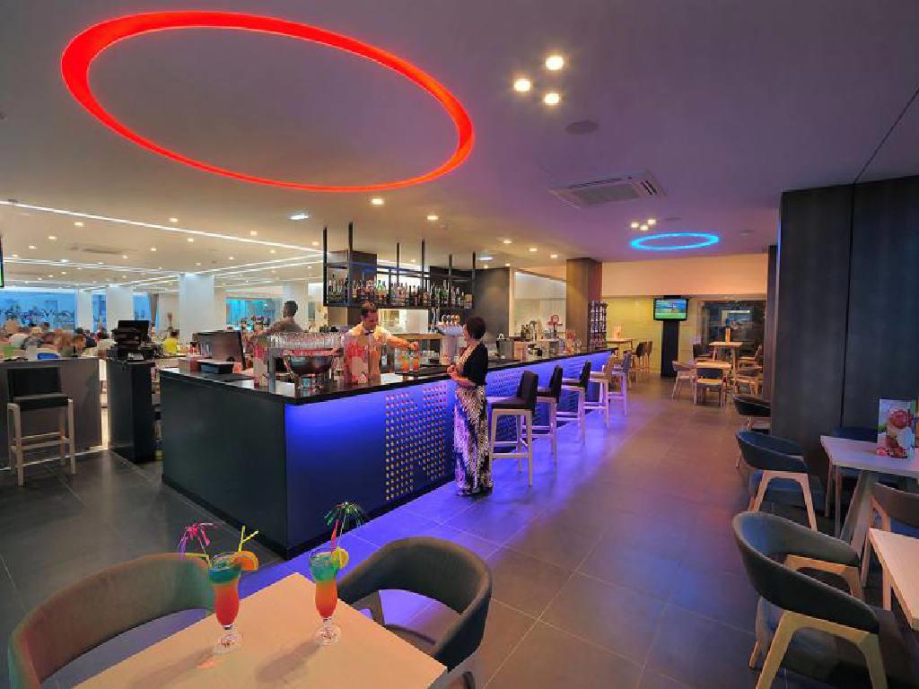 Hotel Nelia Beach