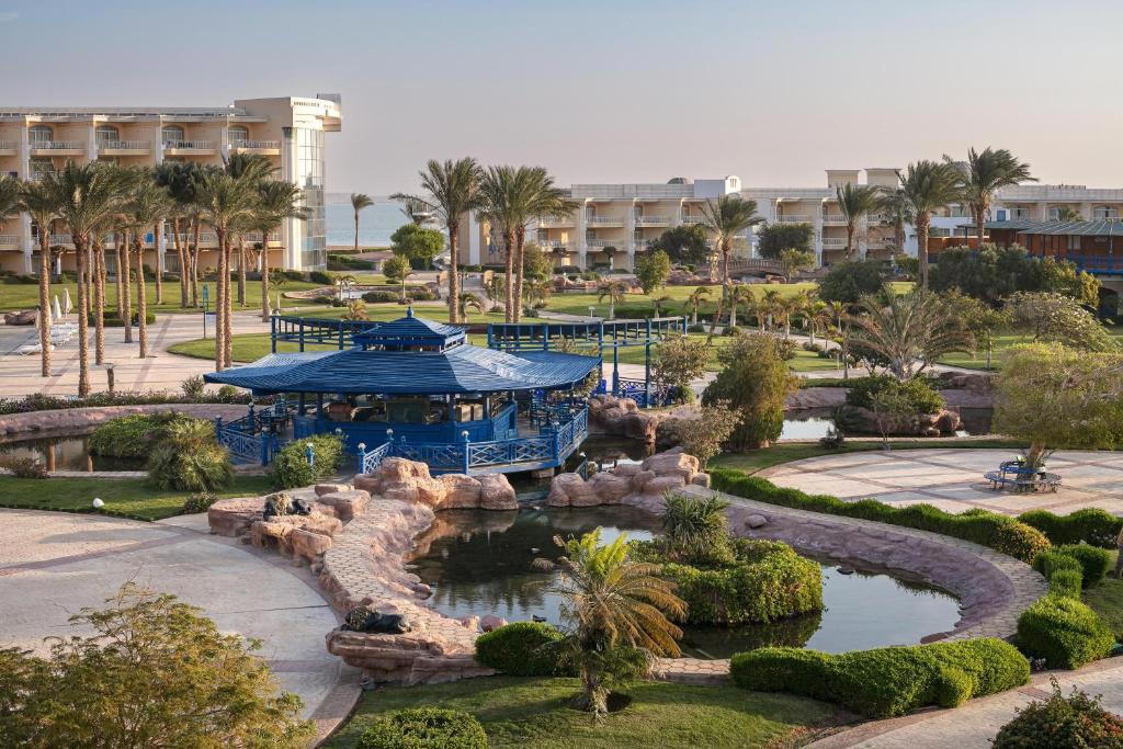 Palm Royal  Resort Soma Bay