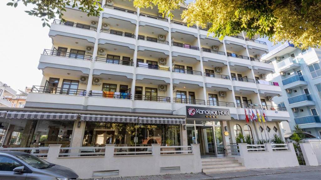Kandelor Hotel