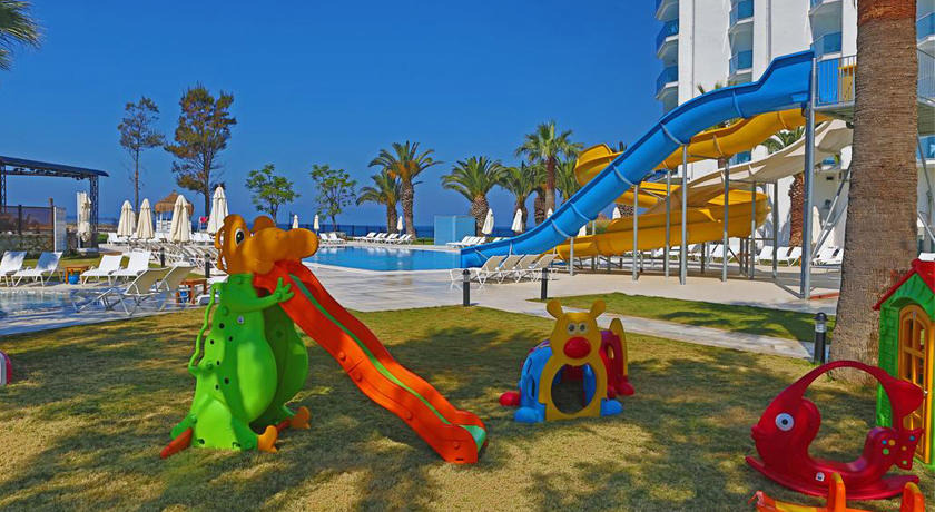 Le Bleu Hotel and Resort