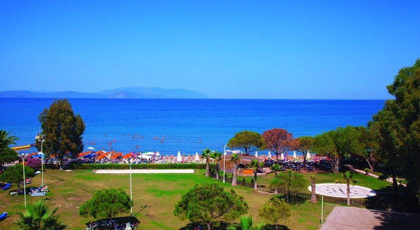 Hotel Batihan Beach Resort and Spa