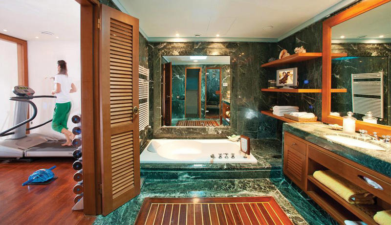 Grand Lagonissi Resort