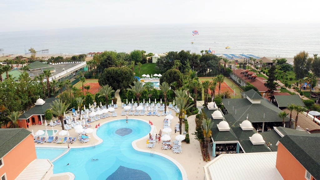 Insula Resort & Spa Hotel