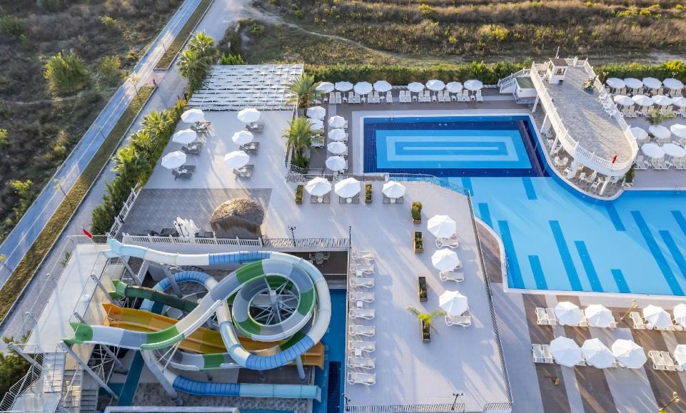 Jadore Deluxe Hotel and Spa