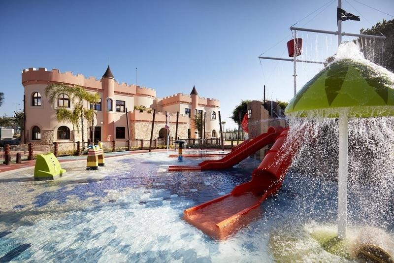 Hotel Parklane Resort and Spa