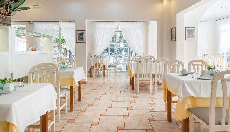 Porfi Beach Hotel
