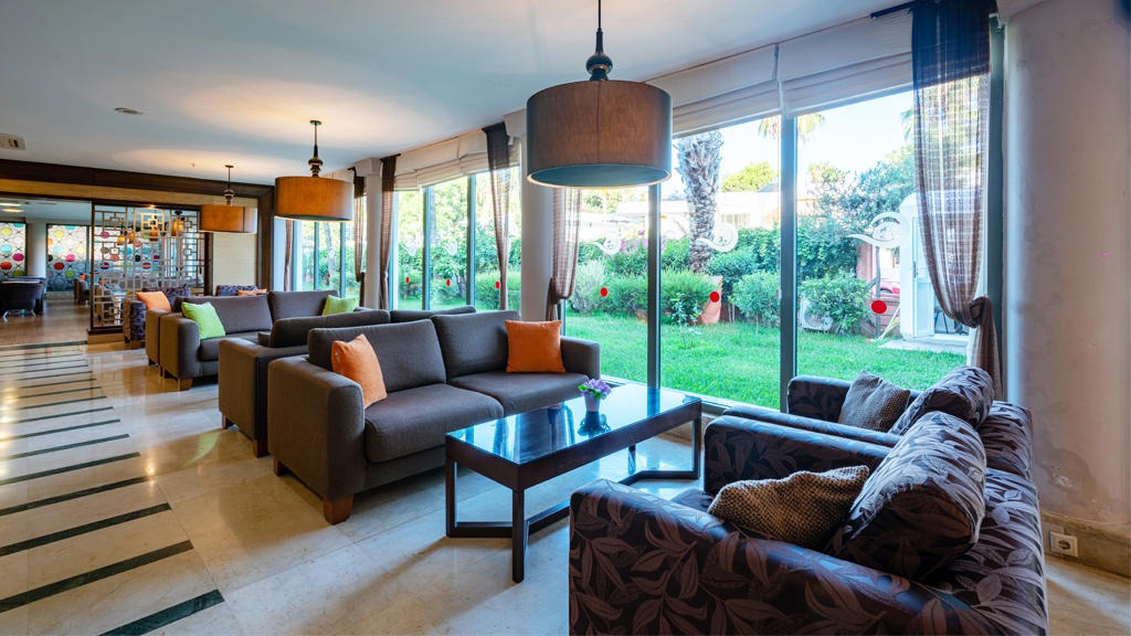 Palmeras Beach Hotel
