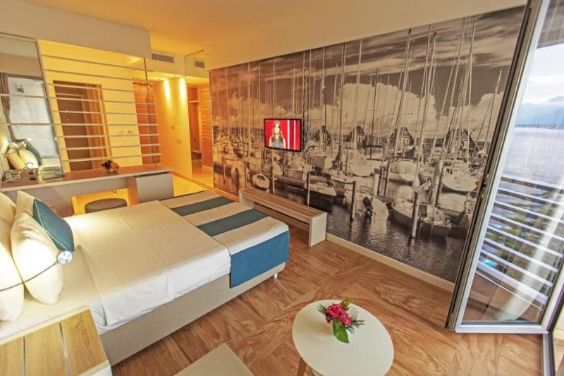 Hotel Carine Delfin