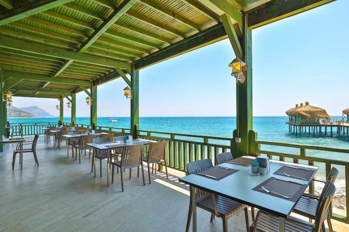 Crystal Flora Beach Resort