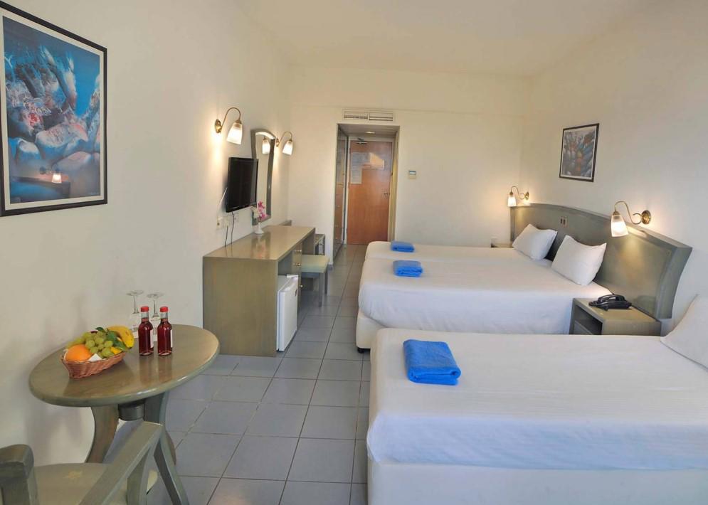 Nissiana Hotel and Bungalows