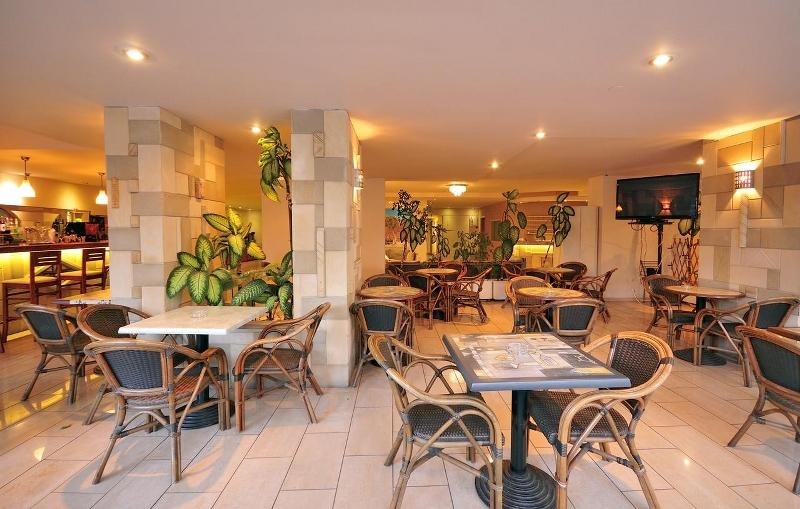 Carina Hotel