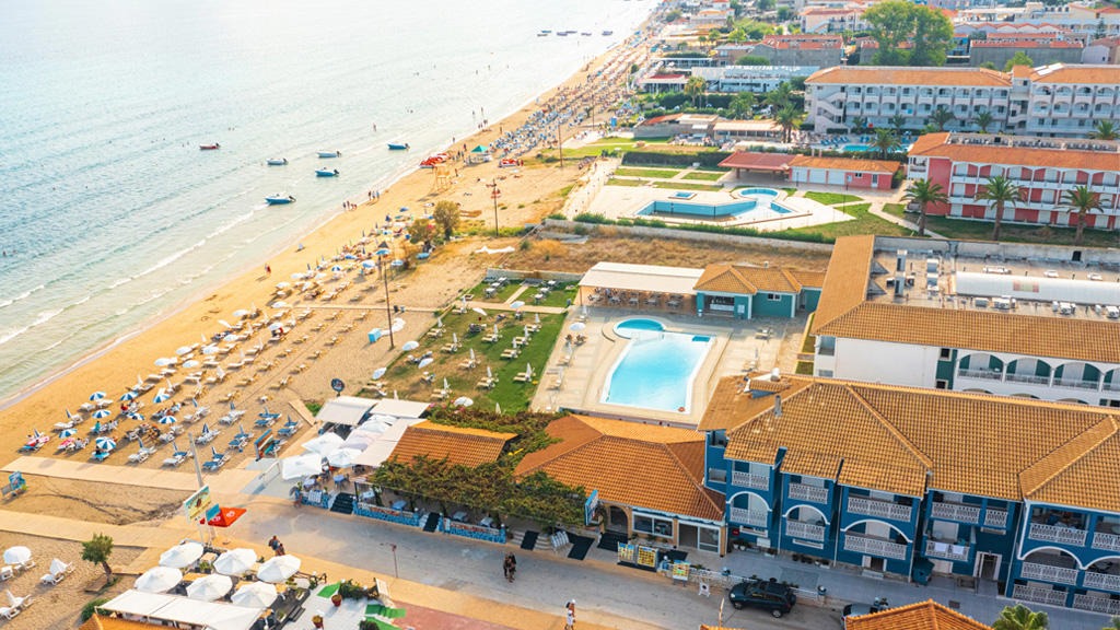 Blue Waves Aparthotel