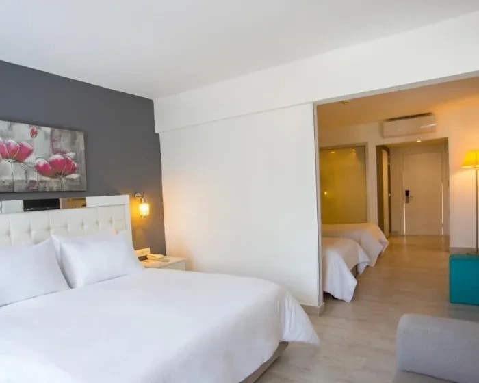 Le Bleu Hotel