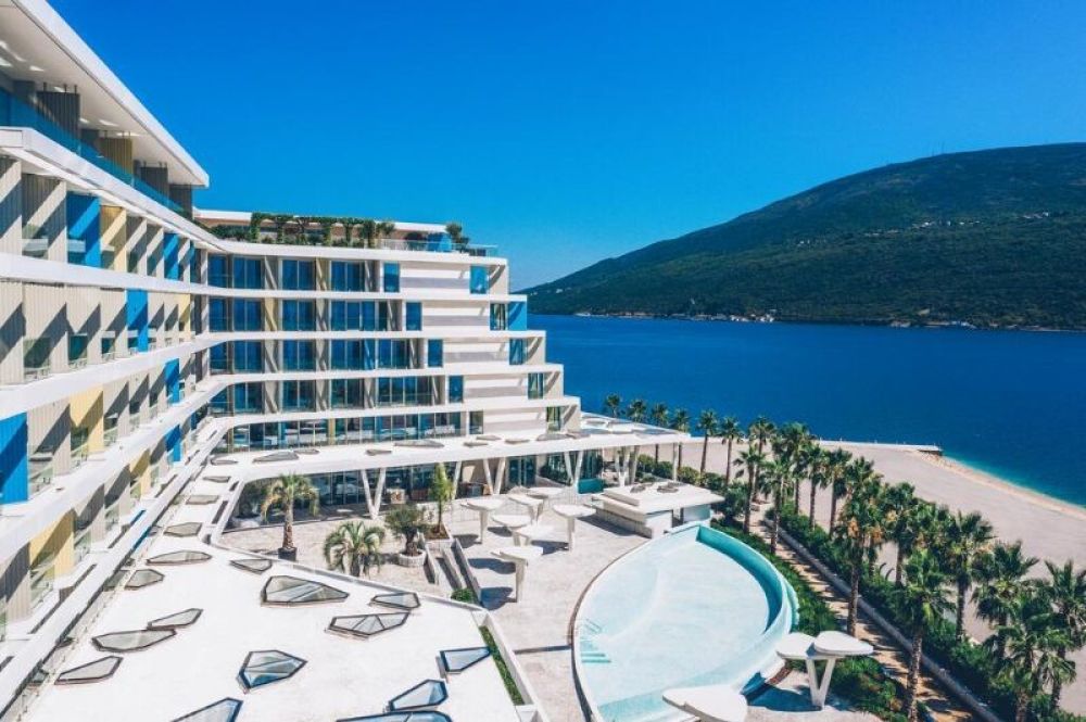 Carine Hotel Kumbor Superior