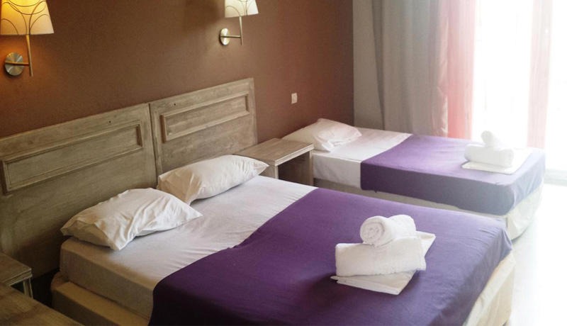 Ermis ( ex Sunshine Inn)