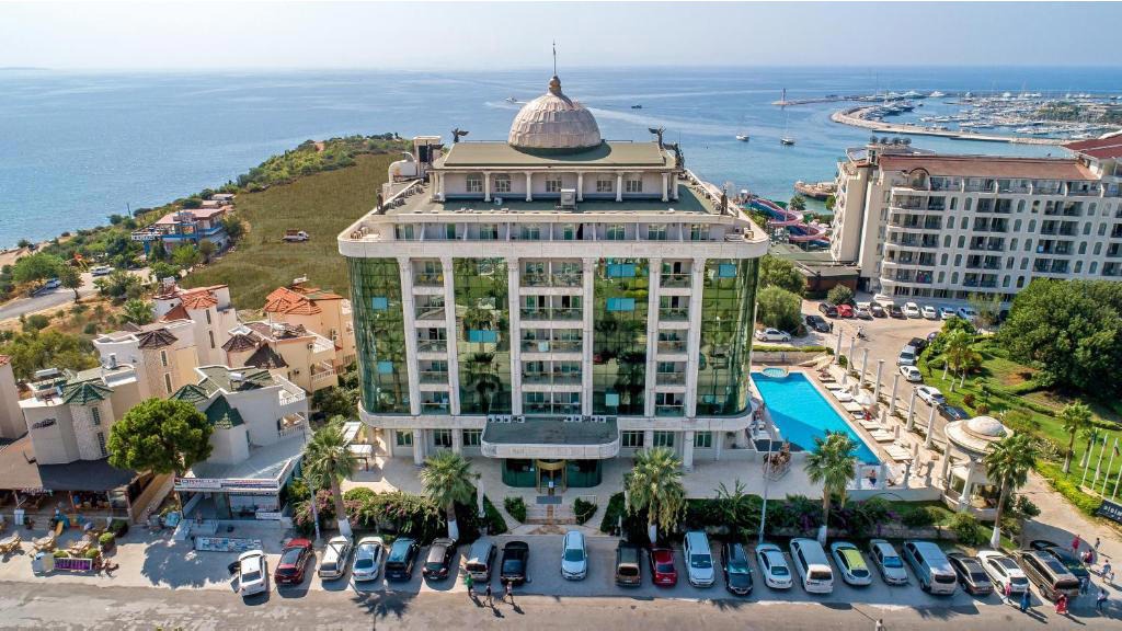 Laur Hotels Experience & eElegance