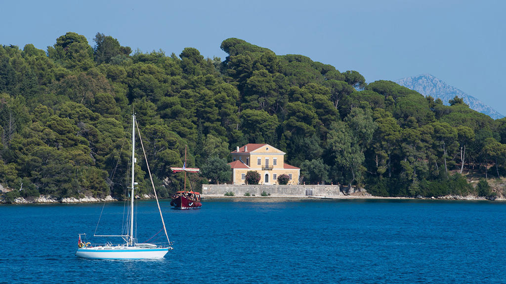 Eva Beach Hotel