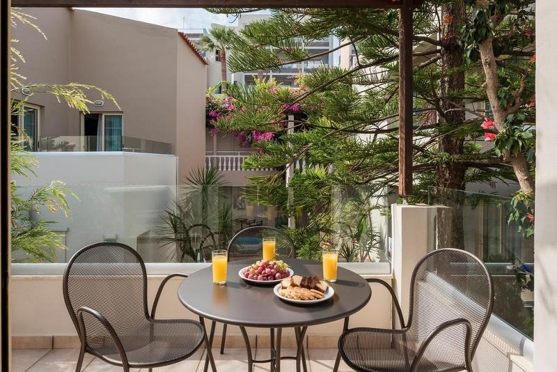 Elotis Suites