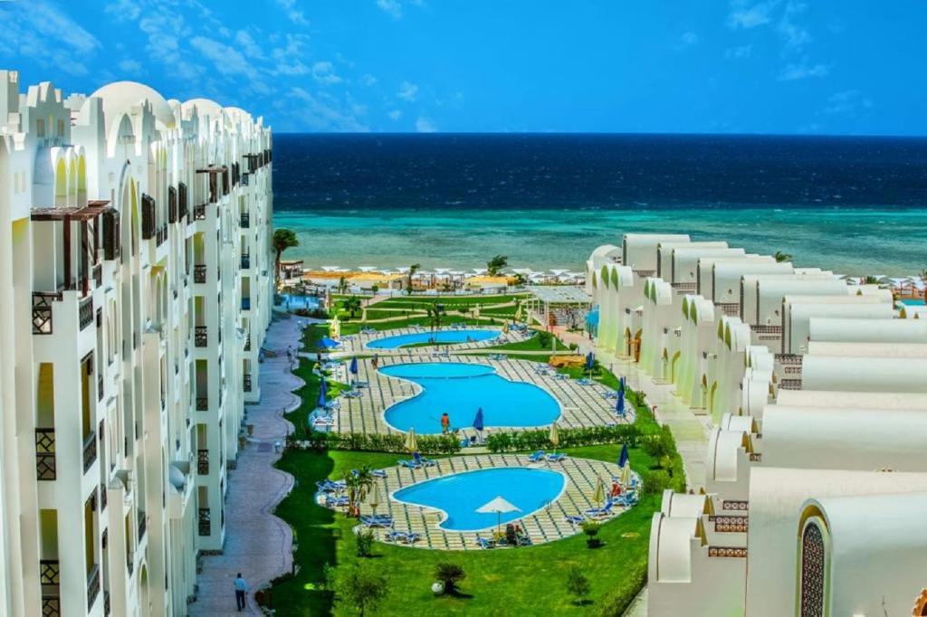 Gravity Hotel & Aqua Park Sahl Hashees