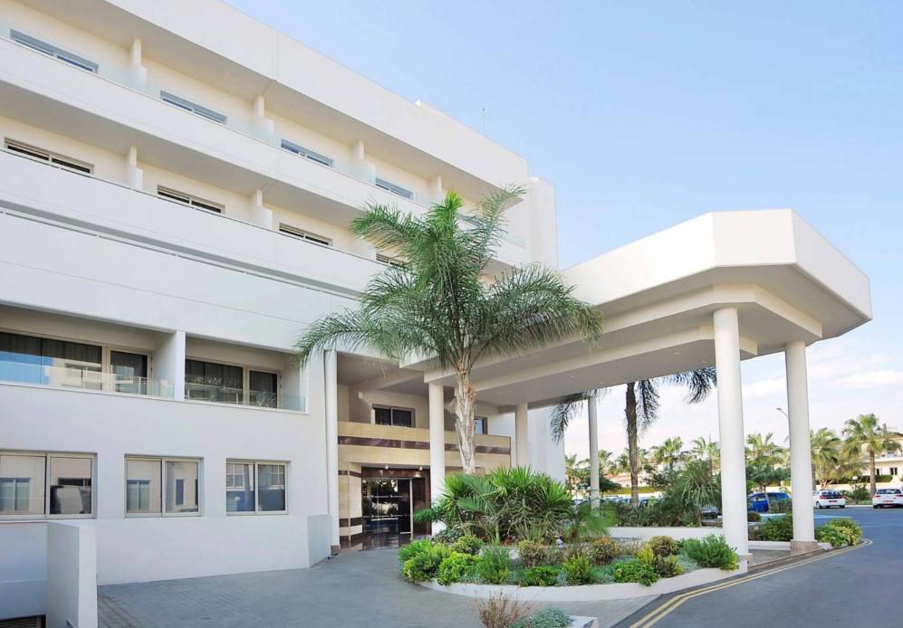 Nissiana Hotel and Bungalows