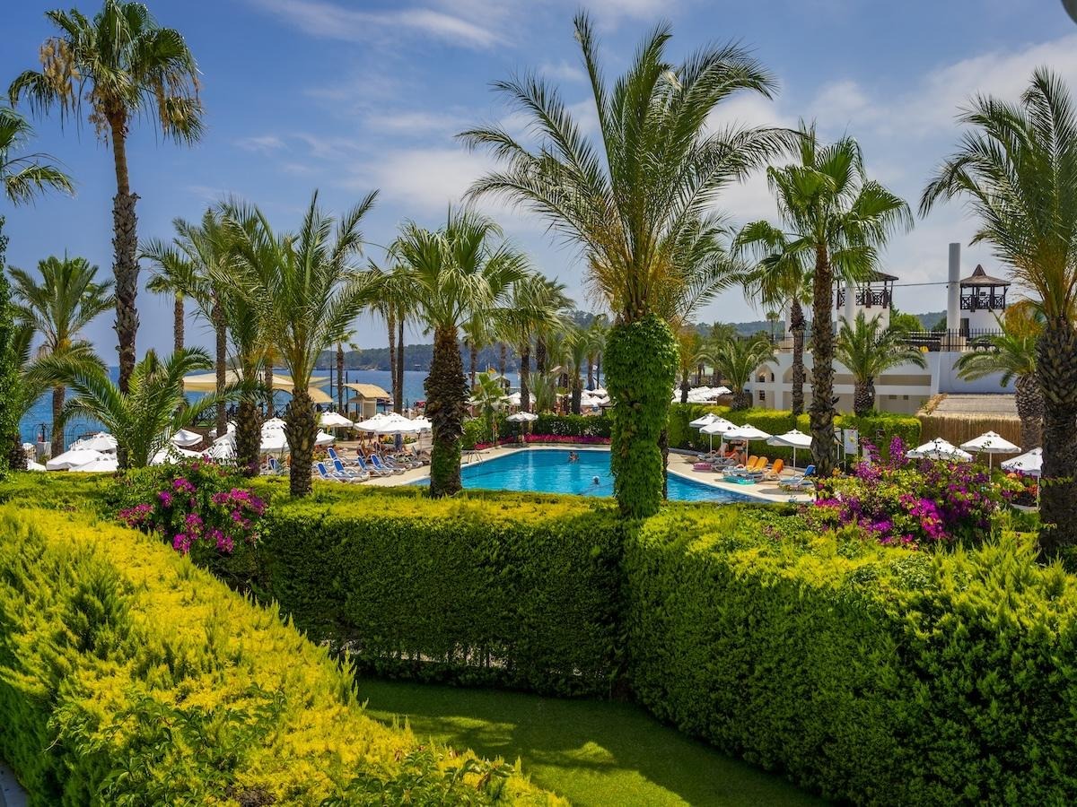 Emelda Sun Club 