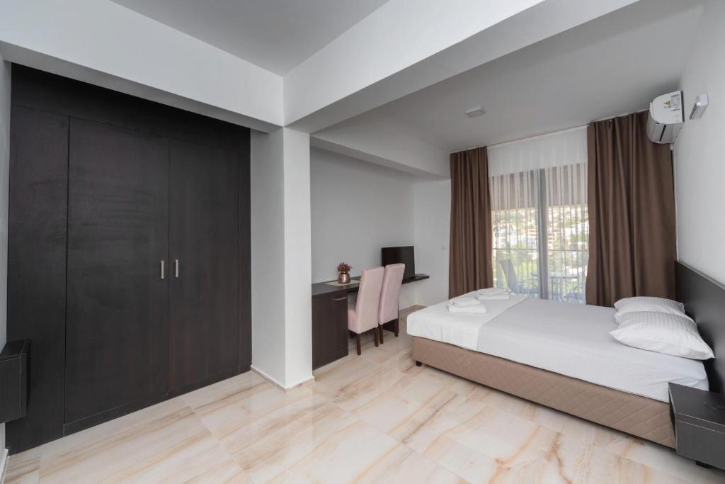 Hotel N 