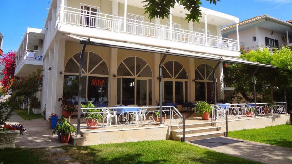 Avra Beach Hotel