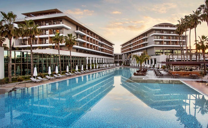 Acanthus and Cennet Barut Collection