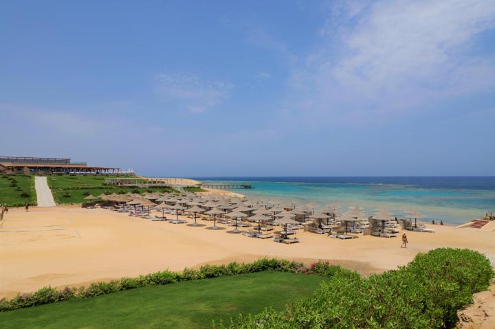 Sirena Beach Resort & Spa