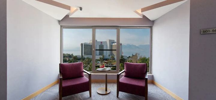 Akra V Hotel