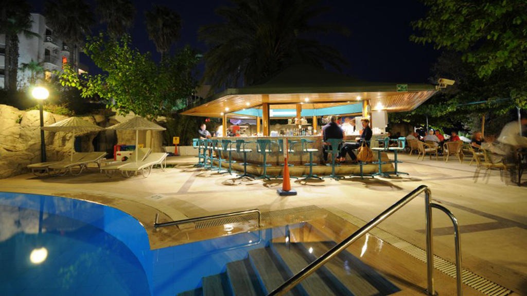 Tropical Beach Hotel