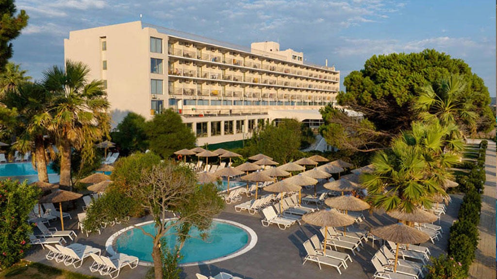 Ninos Grand Hotel & Resort