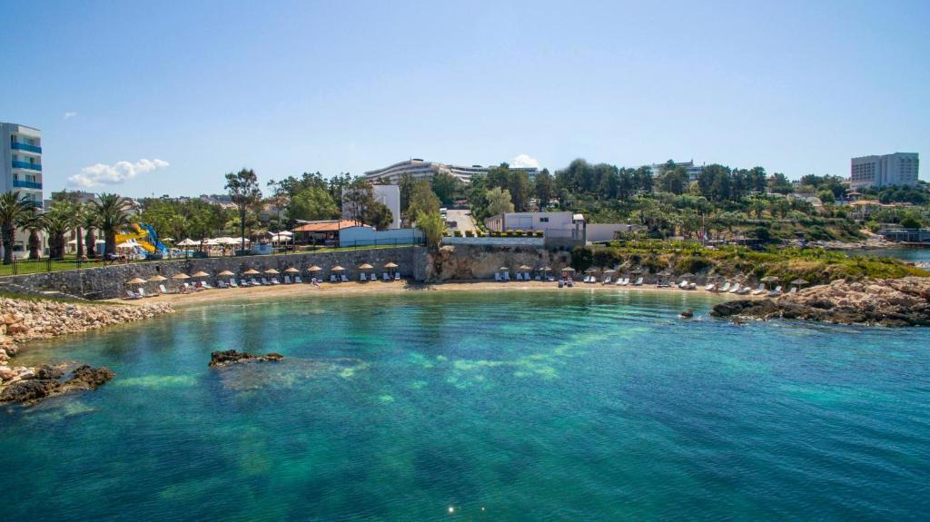 Le Bleu Hotel and Resort