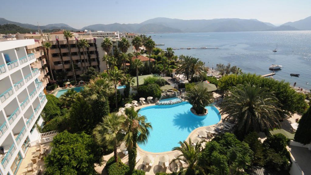 Tropical Beach Hotel