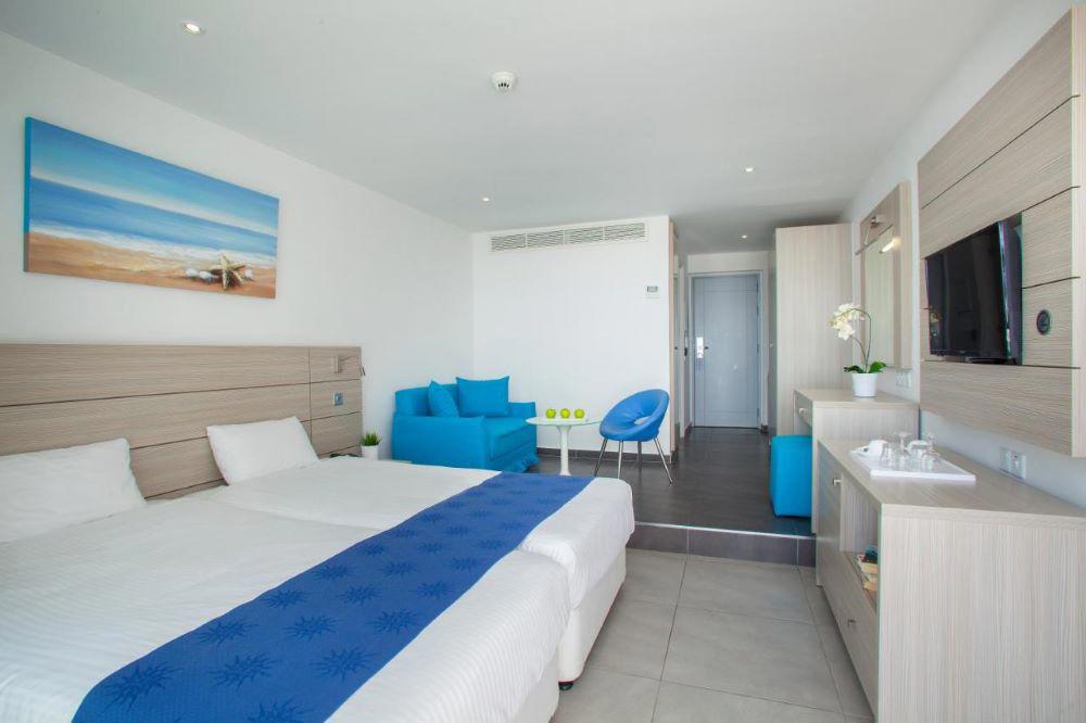 Limanaki Beach Hotel